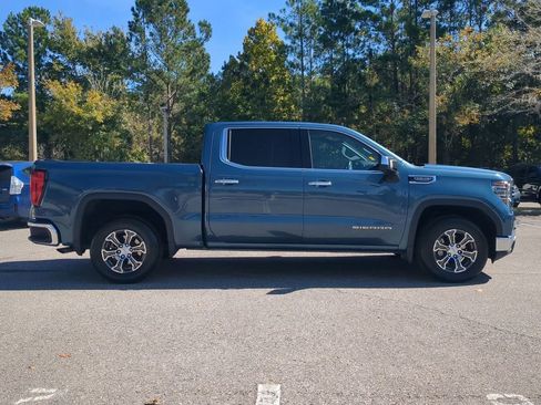 Used 2024 GMC Sierra 1500 SLT image 4