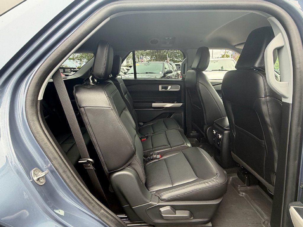 Used 2021 Ford Explorer Limited w/ Hybrid Equipment Group 310A RWD image 18