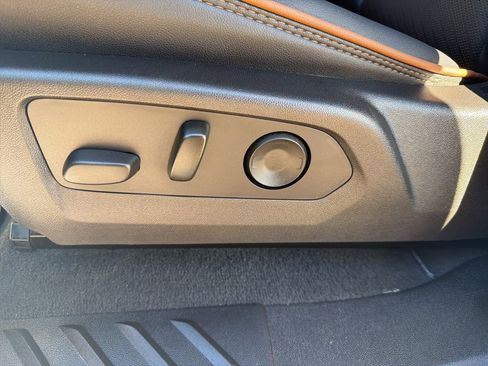 Used 2024 GMC Canyon AT4 w/ AT4 Premium Package image 35