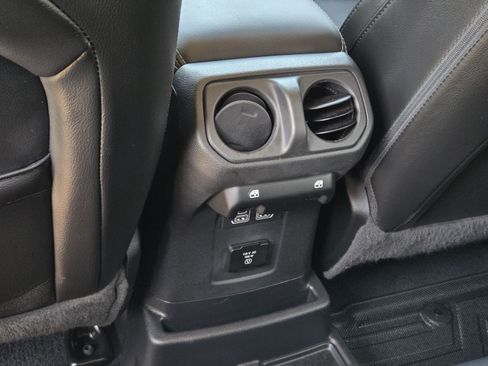 Used 2022 Jeep Wrangler Unlimited Sahara w/ Cold Weather Group AWD/4WD image 34