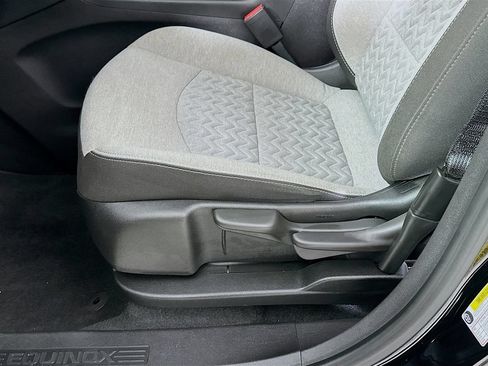 Used 2023 Chevrolet Equinox LS FWD image 9