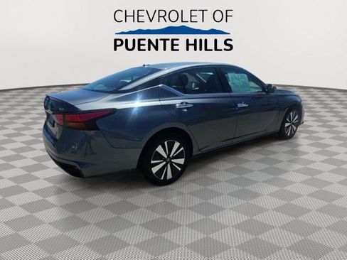 Used 2021 Nissan Altima 2.5 SV FWD image 8