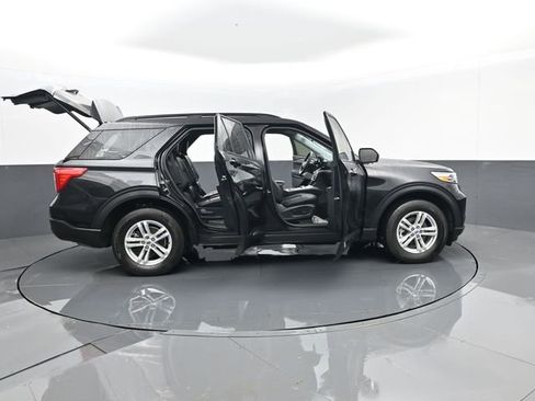 Used 2023 Ford Explorer XLT w/ Equipment Group 202A image 30