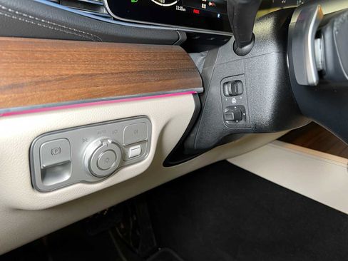 Used 2025 Mercedes-Benz GLS 450 4MATIC image 26