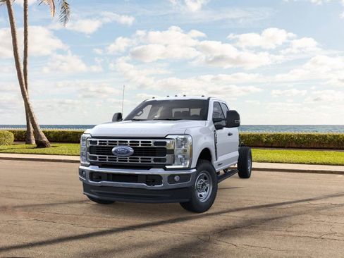 New 2025 Ford F350 XL w/ XL Chrome Package image 2