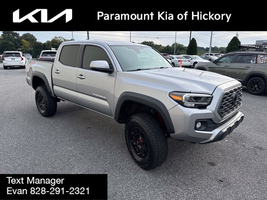 Used 2021 Toyota Tacoma TRD Off-Road w/ TRD Premium Off Road Package AWD/4WD image 3