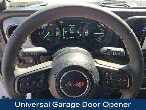 Used 2024 Jeep Wrangler Unlimited AWD/4WD image 4