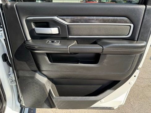 Used 2024 RAM 2500 Big Horn w/ Off Road Package AWD/4WD image 18