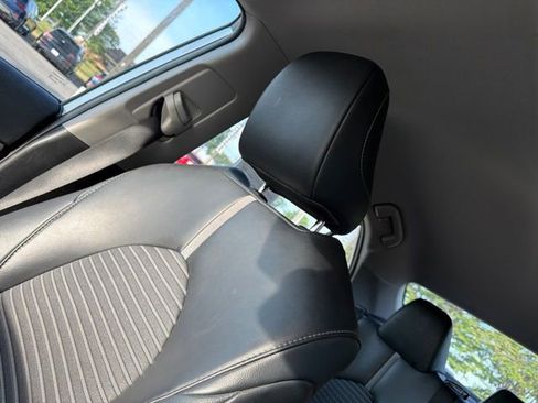 Used 2020 Toyota Camry SE FWD image 16
