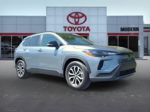 Used 2026 Toyota Corolla Cross AWD Hybrid w/ Moonroof Package image 7