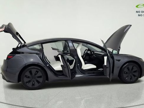 Used 2025 Tesla Model 3 Long Range RWD image 19