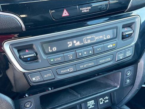Used 2023 Honda Passport Elite image 16