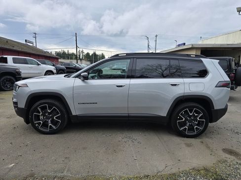 New 2026 Jeep Cherokee Overland image 5