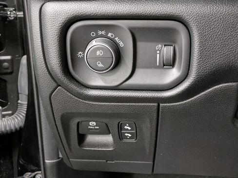 Used 2022 RAM 1500 Big Horn AWD/4WD image 22