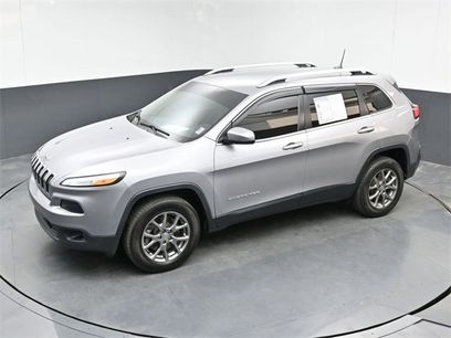 Used 2018 Jeep Cherokee Latitude Plus w/ Comfort/Convenience Group