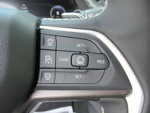 New 2026 Jeep Grand Cherokee L Limited RWD image 24