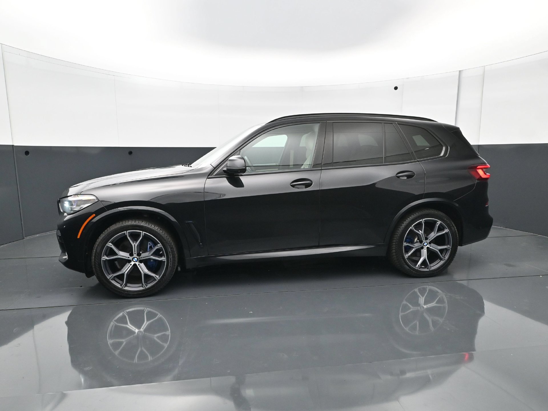 Used 2022 BMW X5 xDrive40i AWD/4WD image 3