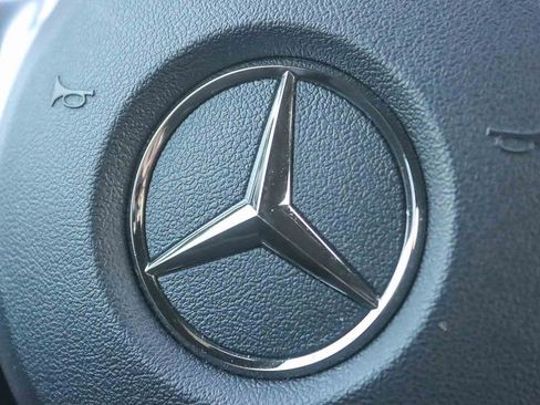 Used 2021 Mercedes-Benz GLA 250 4MATIC image 25