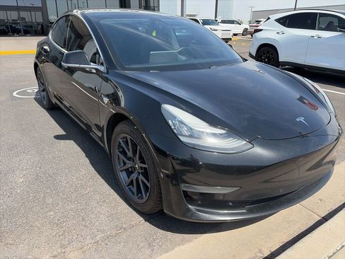 Used 2019 Tesla Model 3 Standard Range image 3