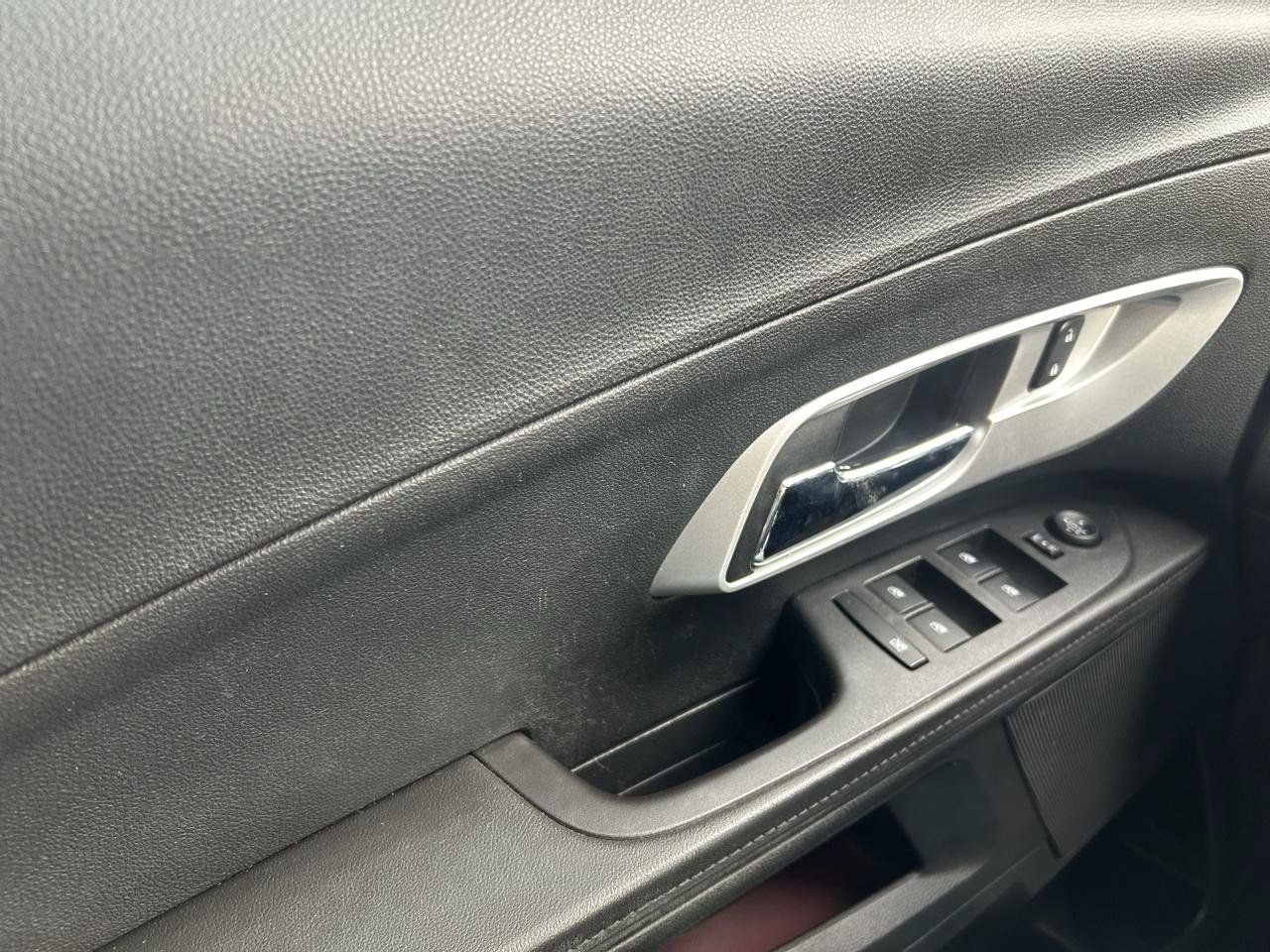 Used 2015 Chevrolet Equinox LS AWD/4WD image 24