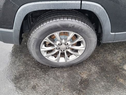 Used 2019 Jeep Cherokee Latitude Plus image 13