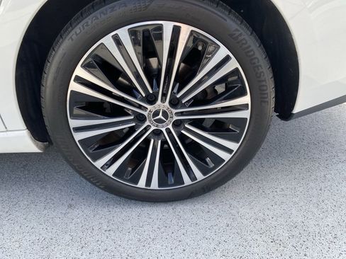 Used 2022 Mercedes-Benz CLA 250 image 5