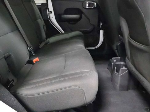 Used 2018 Jeep Wrangler Unlimited Sport S AWD/4WD image 31