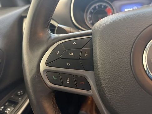 Used 2019 Jeep Cherokee Limited w/ Luxury Group AWD/4WD image 37