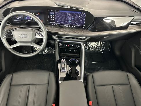 Used 2025 Audi Q5 Premium w/ Convenience Package image 12