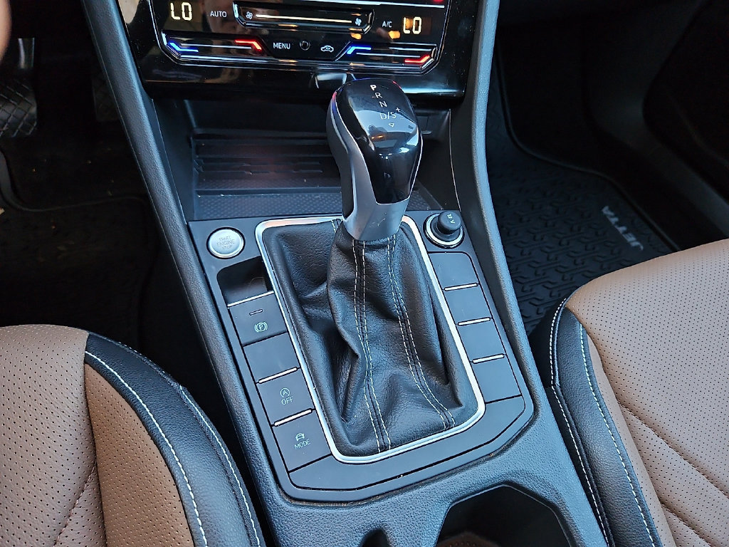 Certified 2026 Volkswagen Jetta SEL FWD image 15