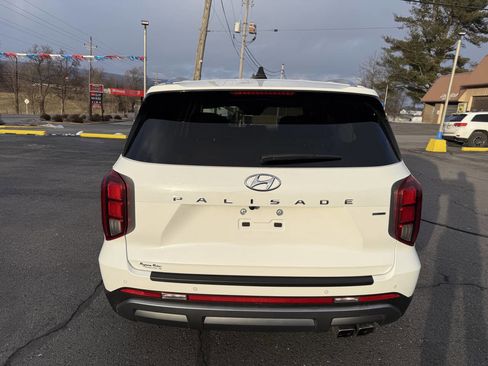 Used 2023 Hyundai Palisade SEL image 5