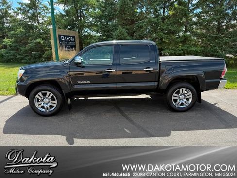 Used 2014 Toyota Tacoma 4x4 Double Cab w/ Limited Package image 1
