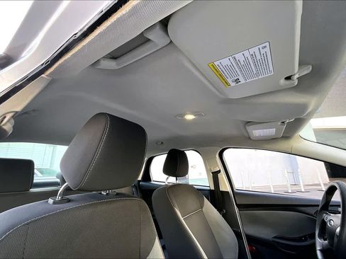 Used 2012 Ford Focus SE FWD image 13