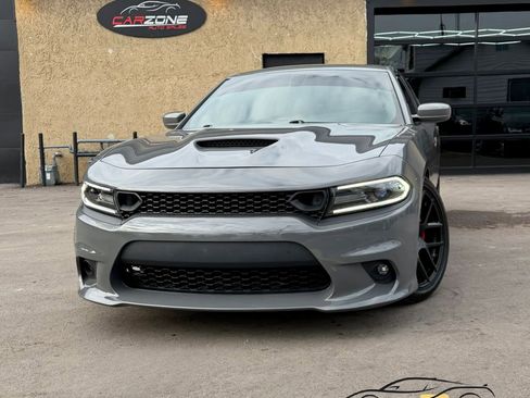 Used 2019 Dodge Charger Scat Pack w/ Navigation & Travel Group image 1