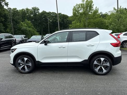 Used 2026 Volvo XC40 B5 Plus AWD/4WD image 7