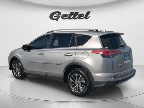 Used 2018 Toyota RAV4 XLE image 3