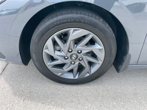 Used 2024 Hyundai Elantra SEL FWD image 29