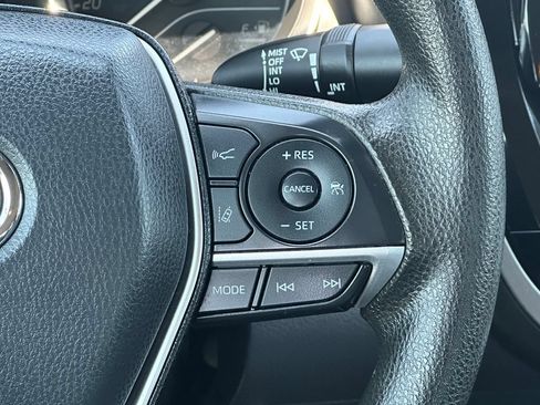 Used 2021 Toyota Camry LE FWD image 21