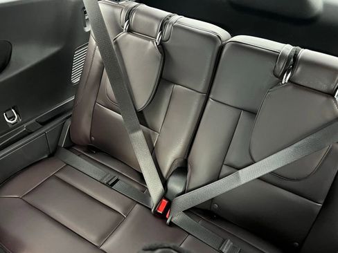 Used 2025 Ford Explorer Platinum w/ LUX Leather Package image 22