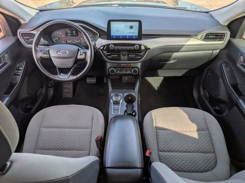 Used 2022 Ford Escape SE w/ SE Sport Appearance Package image 11