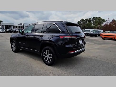 Certified 2024 Jeep Grand Cherokee Limited image 31