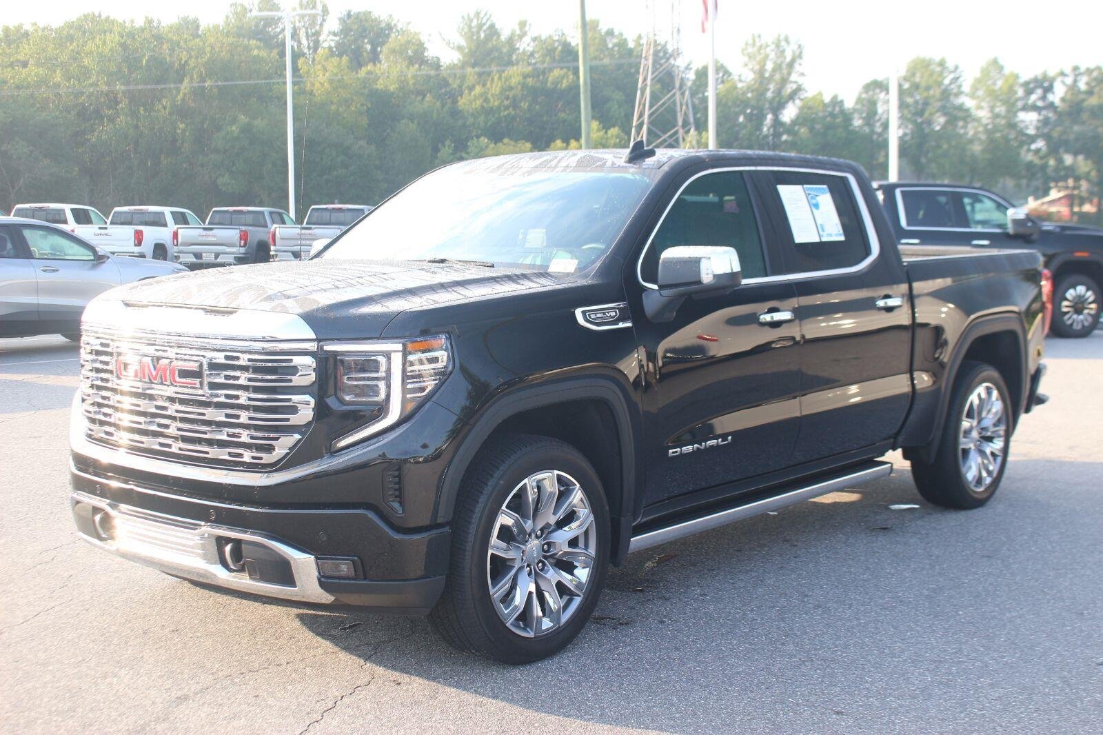 Used 2025 GMC Sierra 1500 Denali w/ Denali Reserve Package AWD/4WD image 3