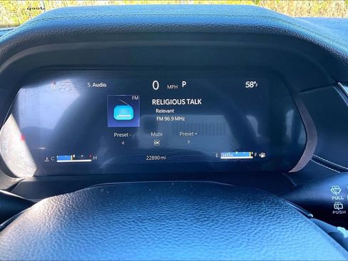 Used 2024 Jeep Grand Cherokee Limited w/ Black Appearance Package image 27