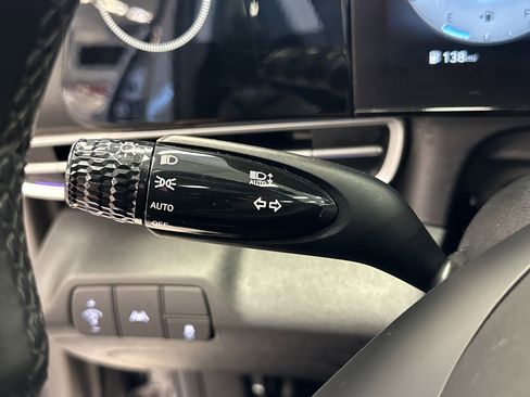 Used 2021 Hyundai Elantra Limited image 33