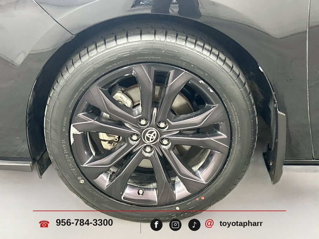 Used 2025 Toyota Sienna XSE FWD image 31