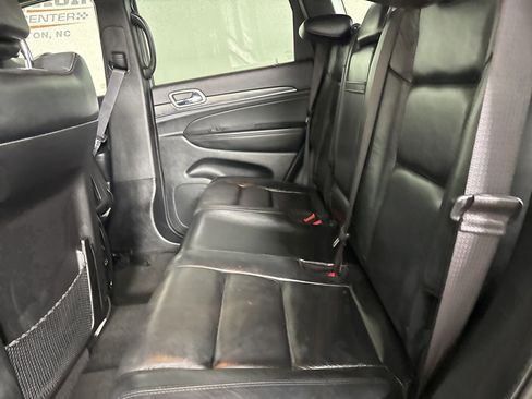 Used 2022 Jeep Grand Cherokee Limited image 24