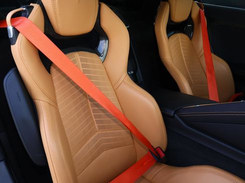 Used 2024 Chevrolet Corvette Stingray Preferred Cpe w/ Z51 Performance Package image 17