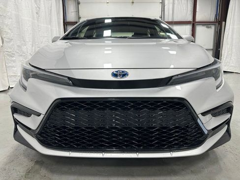 Used 2025 Toyota Corolla SE FWD image 2