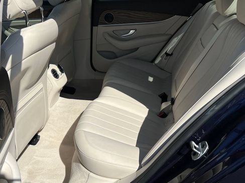 Used 2019 Mercedes-Benz E 300 4MATIC image 25