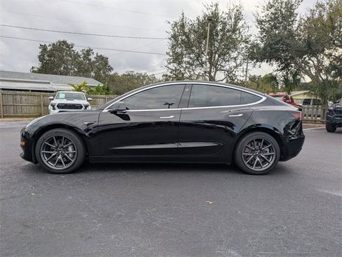 Used 2020 Tesla Model 3 Standard Range Plus image 7